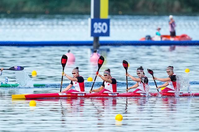 1723127837688028440.jpg 女子四人皮划艇.jpg