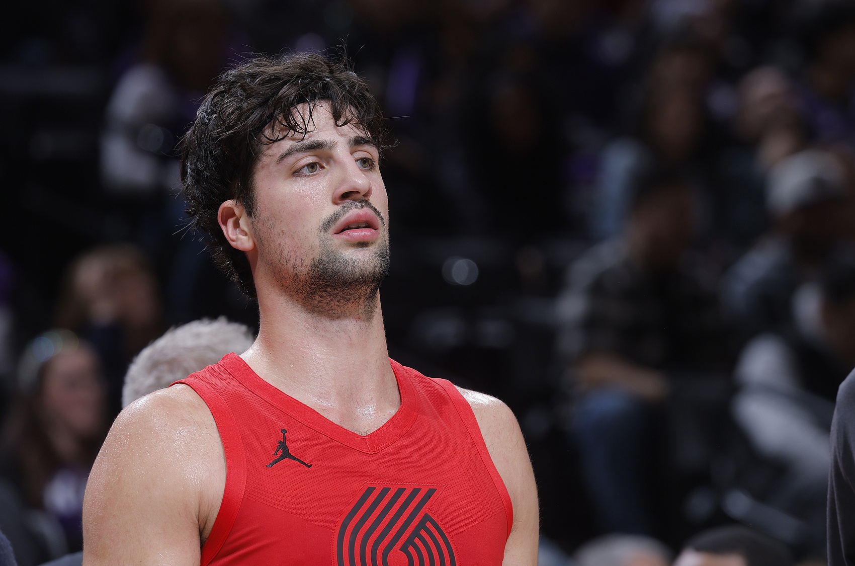 斗球体育官网-把锅背好！阿夫迪亚19中7&amp;三分12投仅2中 还有7失误！